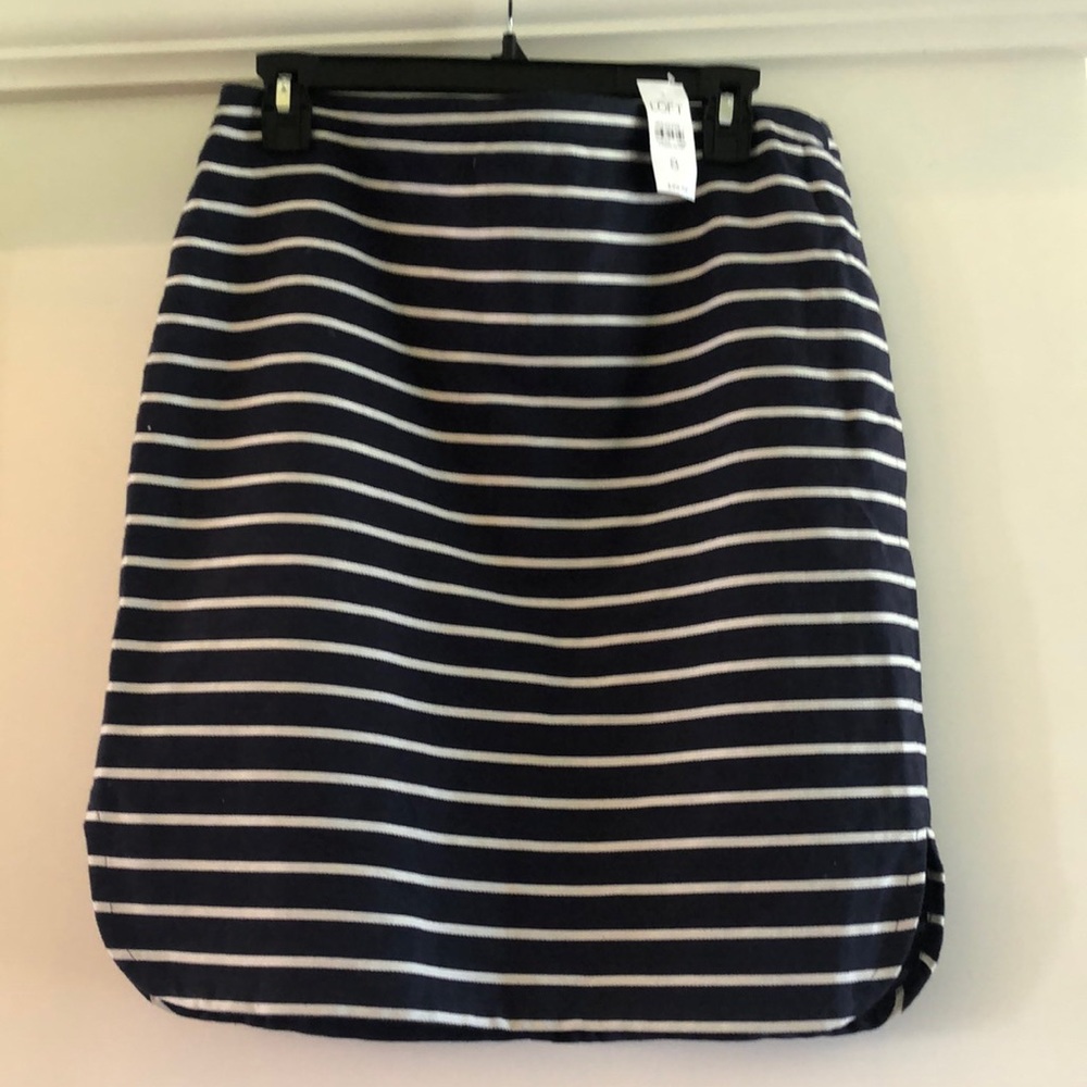 Stripped navy and white pencil skirt